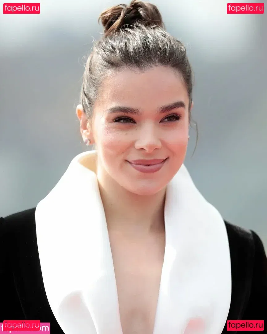 Hailee Steinfeld Onlyfans Photo Gallery 