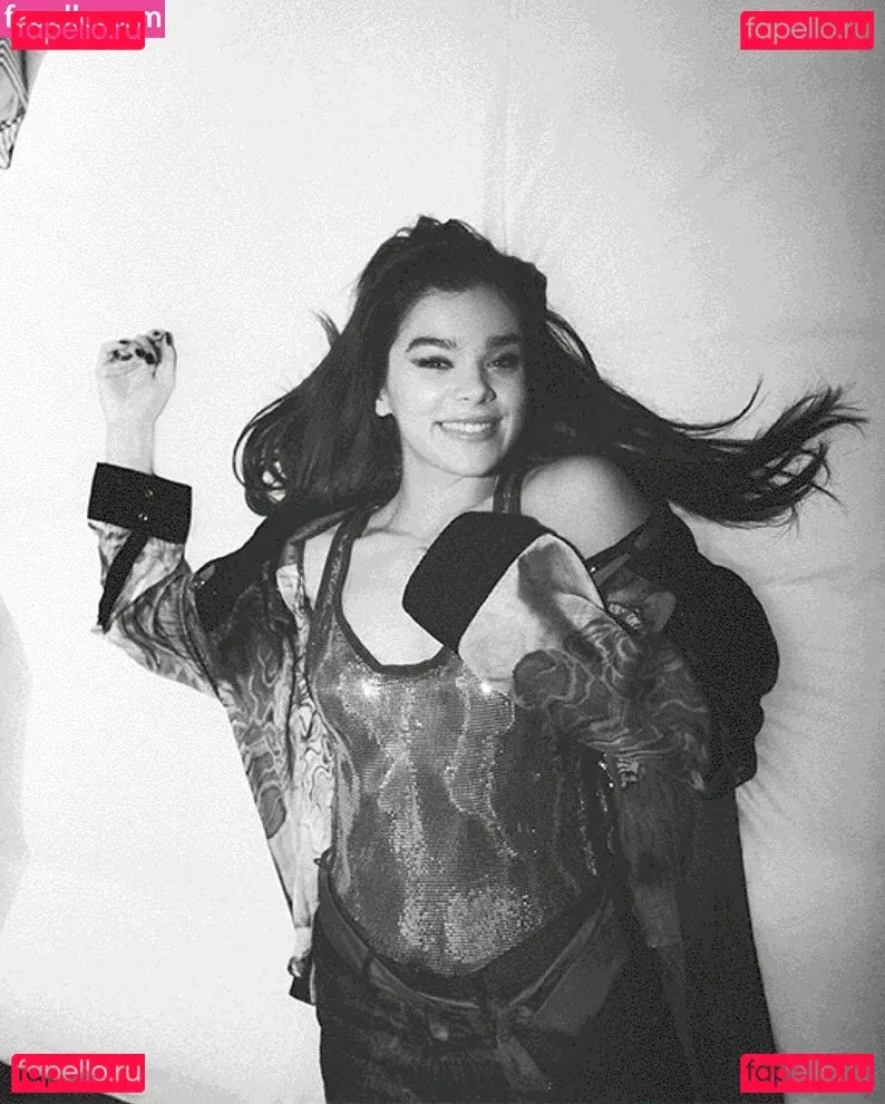 Hailee Steinfeld Onlyfans Photo Gallery 