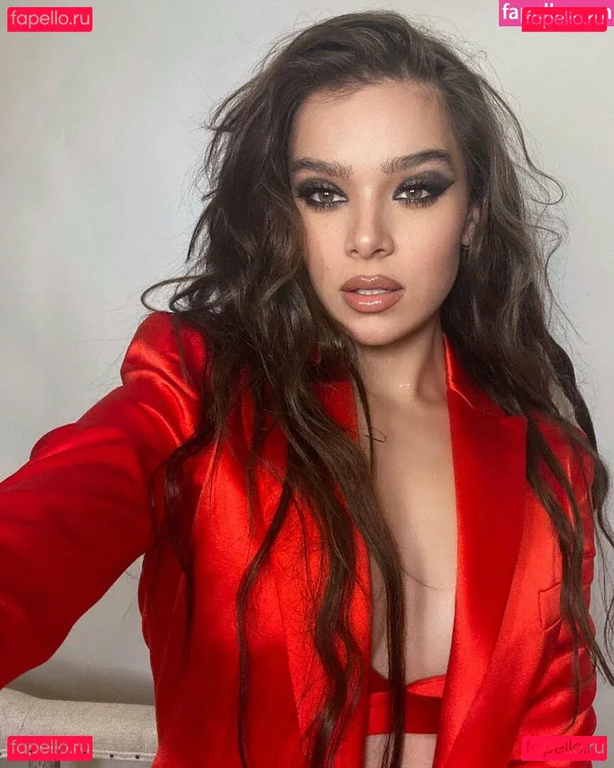 Hailee Steinfeld Onlyfans Photo Gallery 
