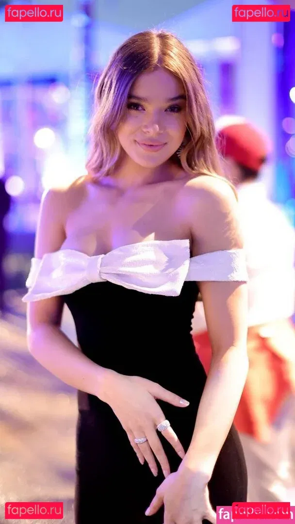 Hailee Steinfeld Onlyfans Photo Gallery 