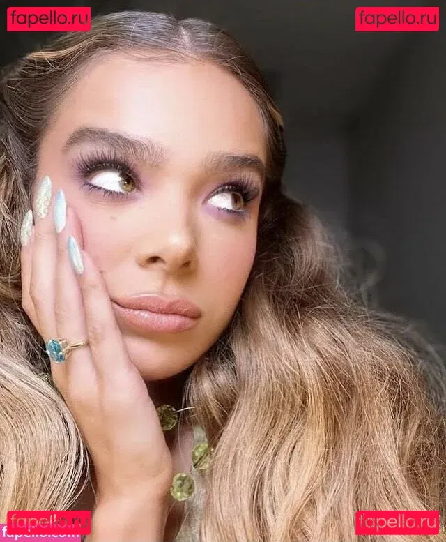 Hailee Steinfeld Onlyfans Photo Gallery 