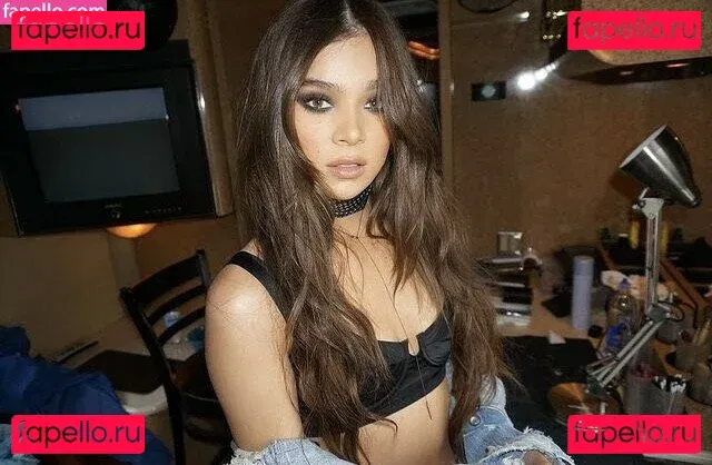 Hailee Steinfeld Onlyfans Photo Gallery 