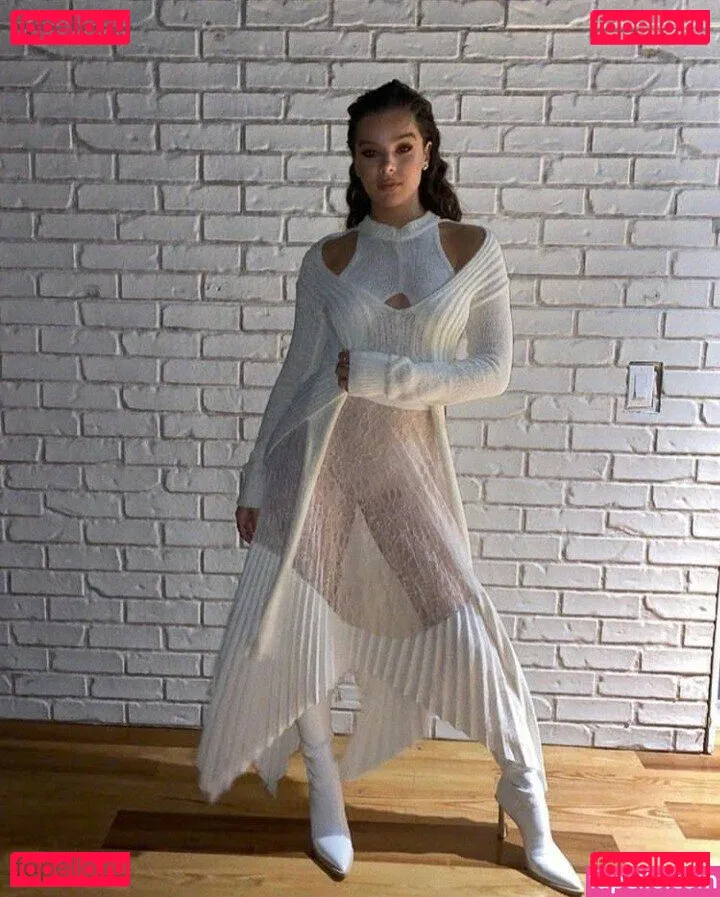 Hailee Steinfeld Onlyfans Photo Gallery 