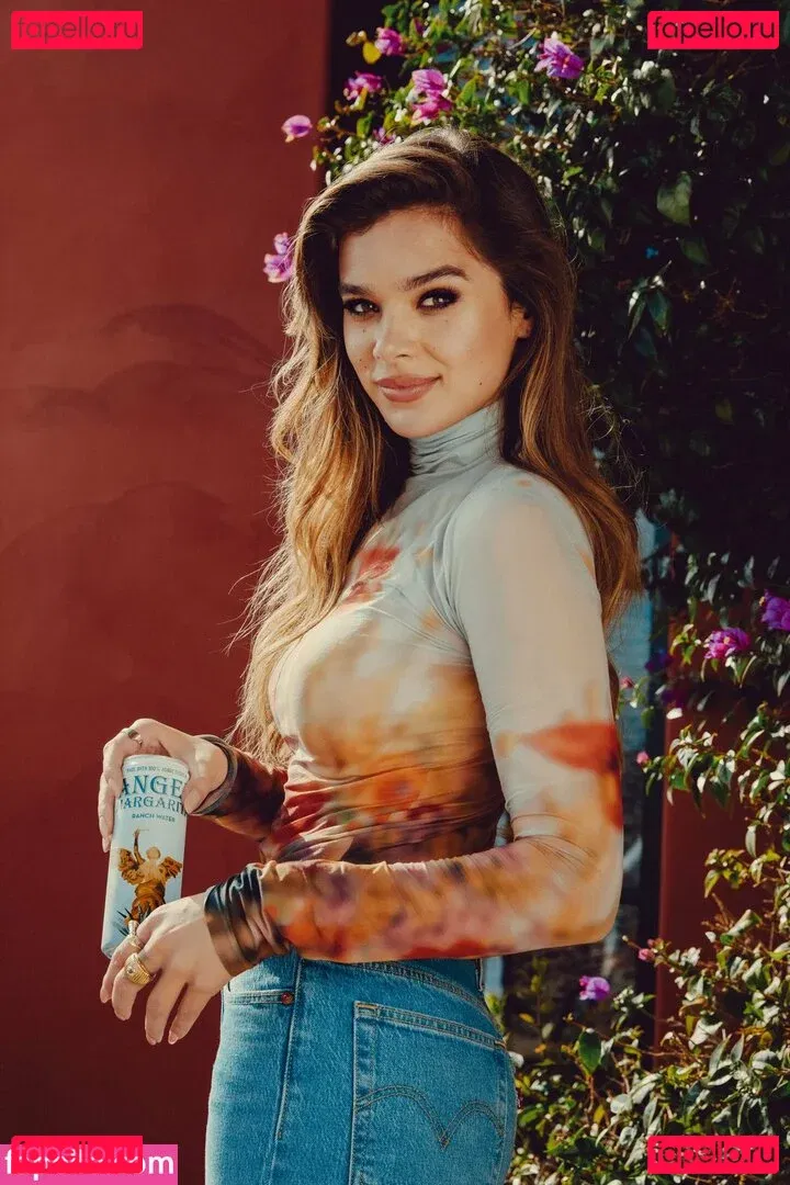 Hailee Steinfeld Onlyfans Photo Gallery 