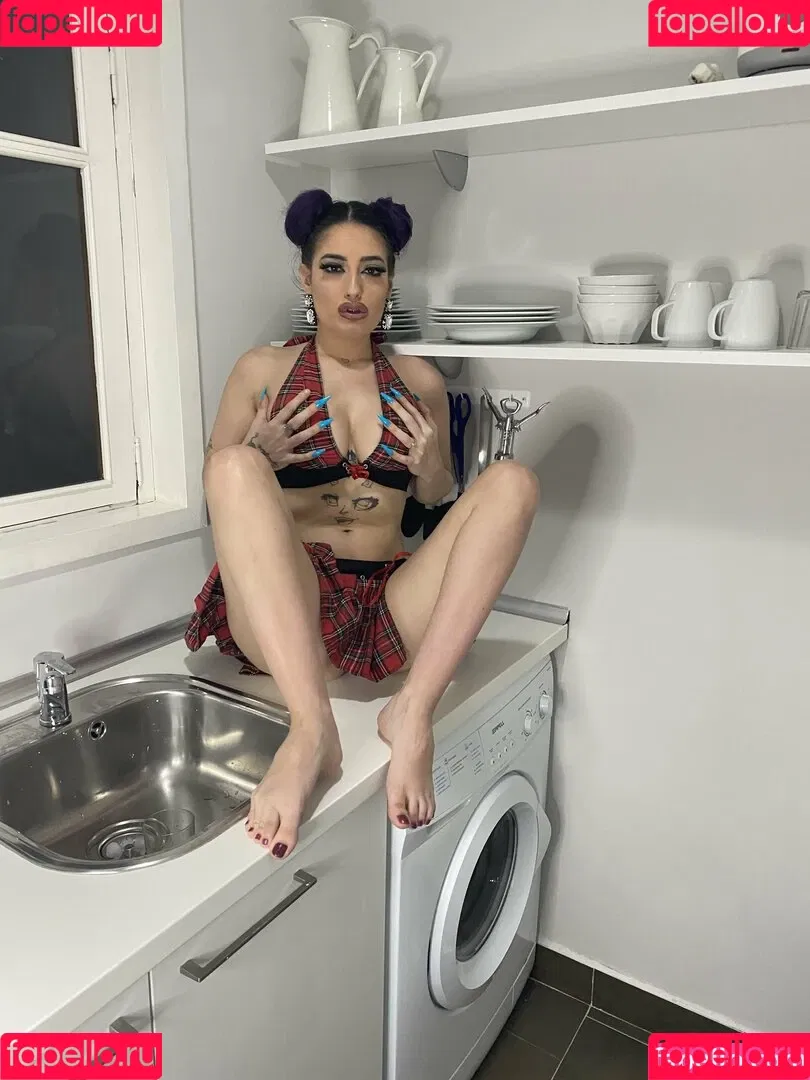 kleopwtrx Onlyfans Photo Gallery 