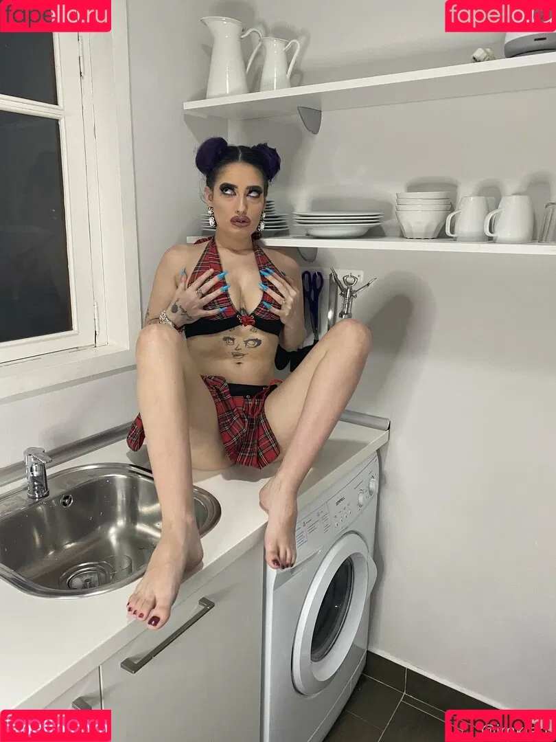 kleopwtrx Onlyfans Photo Gallery 