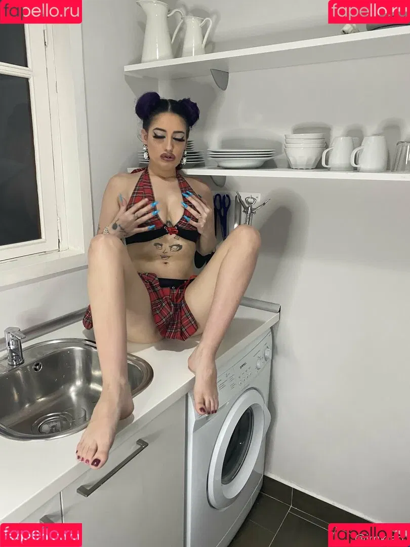 kleopwtrx Onlyfans Photo Gallery 