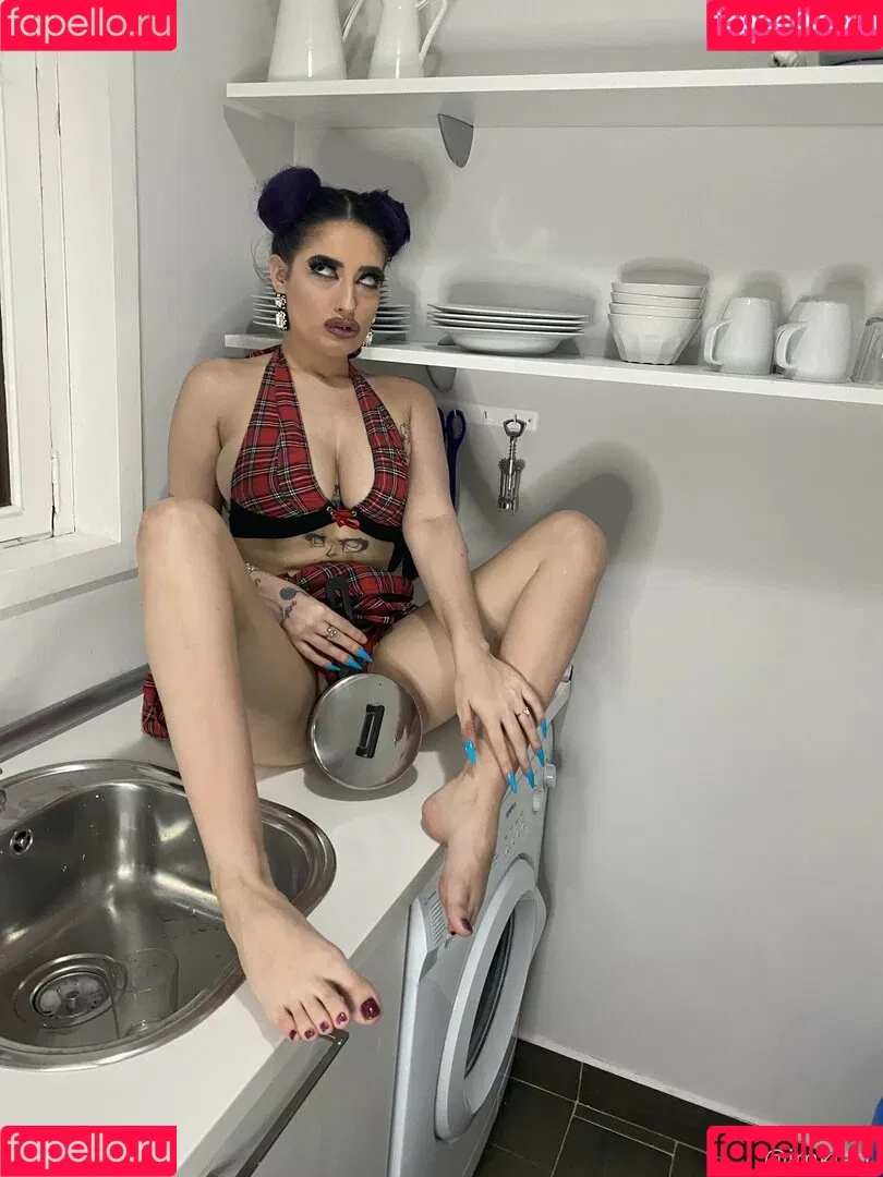 kleopwtrx Onlyfans Photo Gallery 