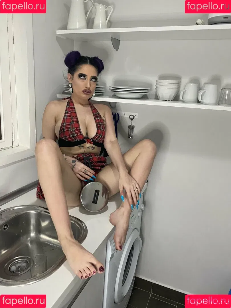 kleopwtrx Onlyfans Photo Gallery 