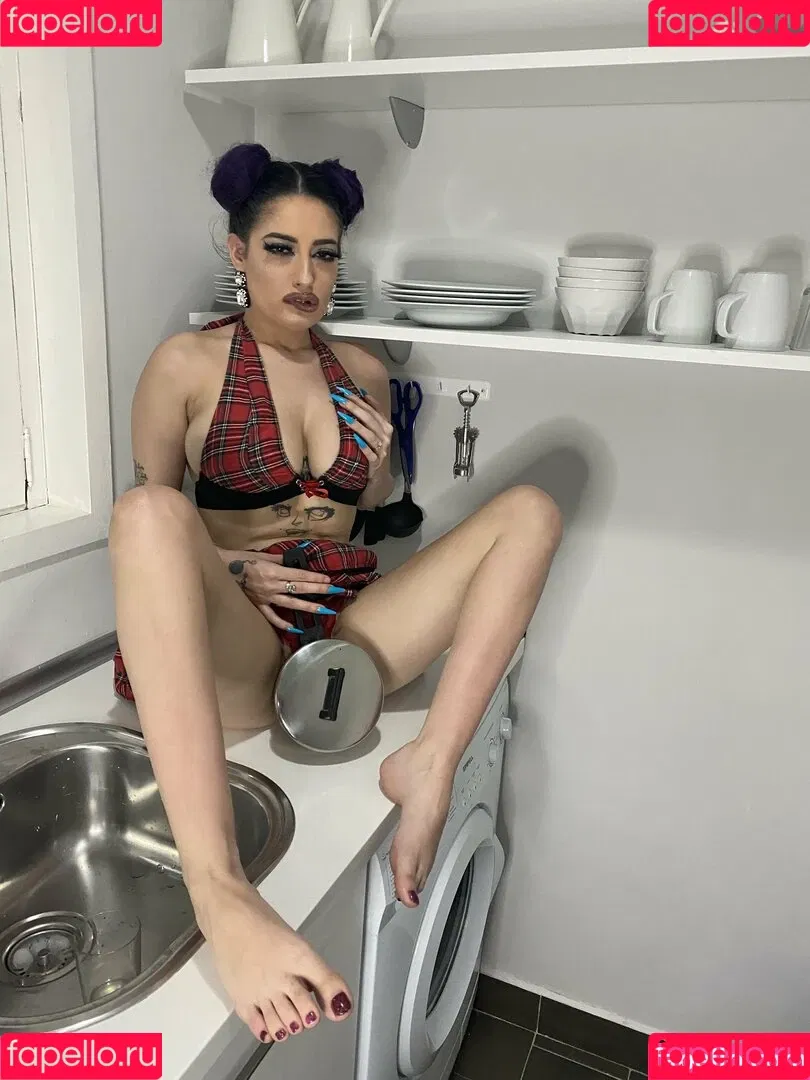 kleopwtrx Onlyfans Photo Gallery 