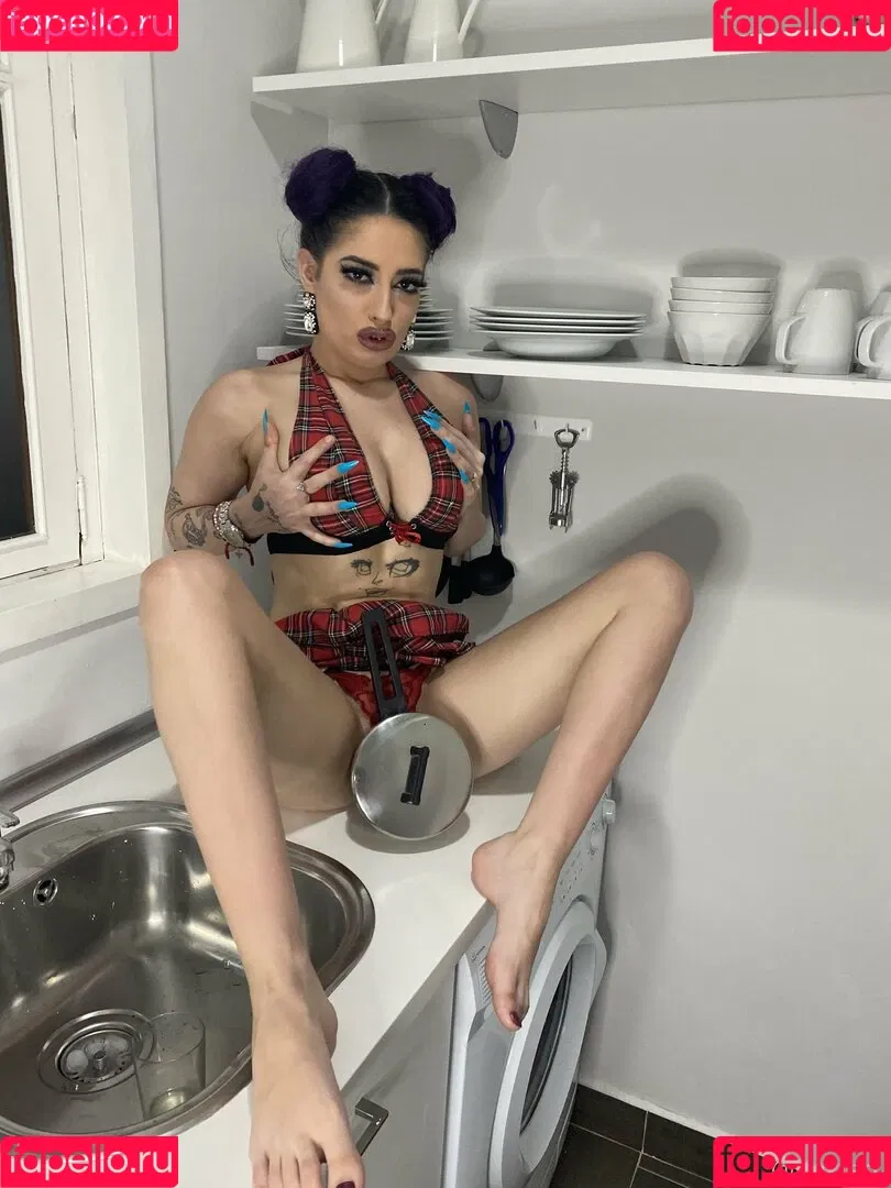 kleopwtrx Onlyfans Photo Gallery 