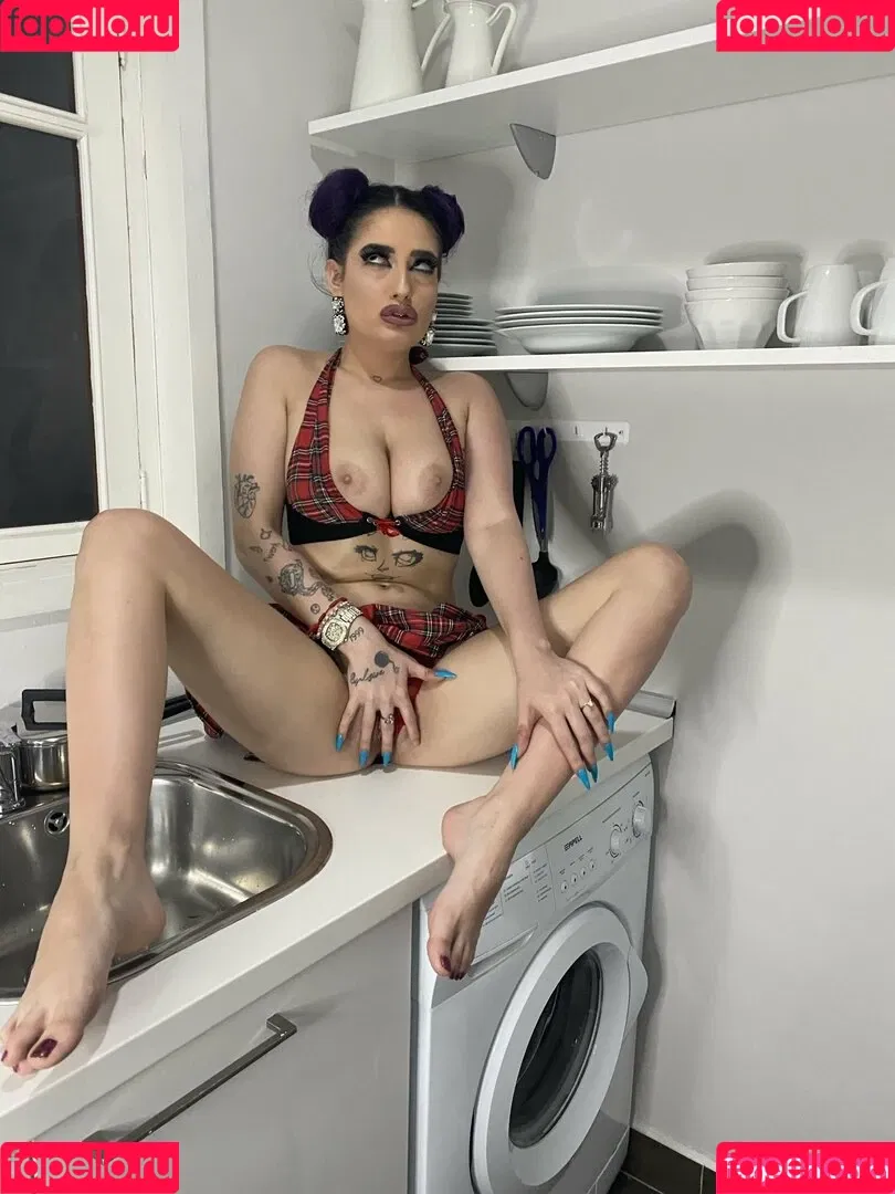 kleopwtrx Onlyfans Photo Gallery 