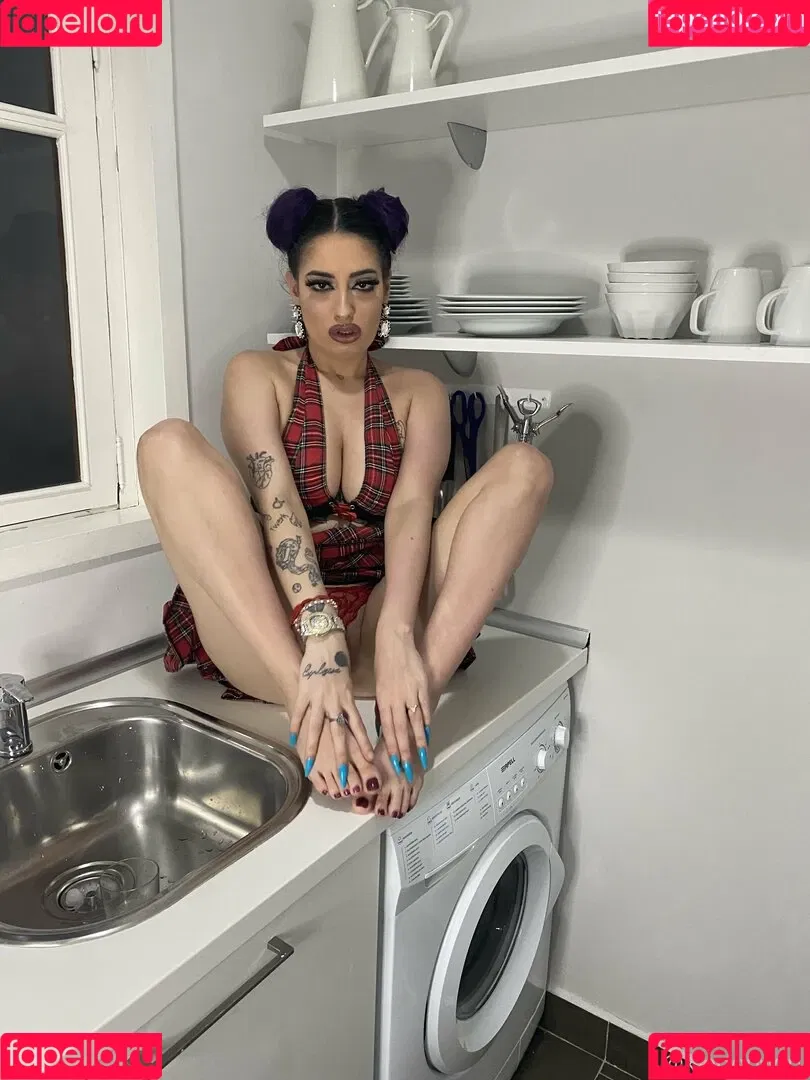 kleopwtrx Onlyfans Photo Gallery 