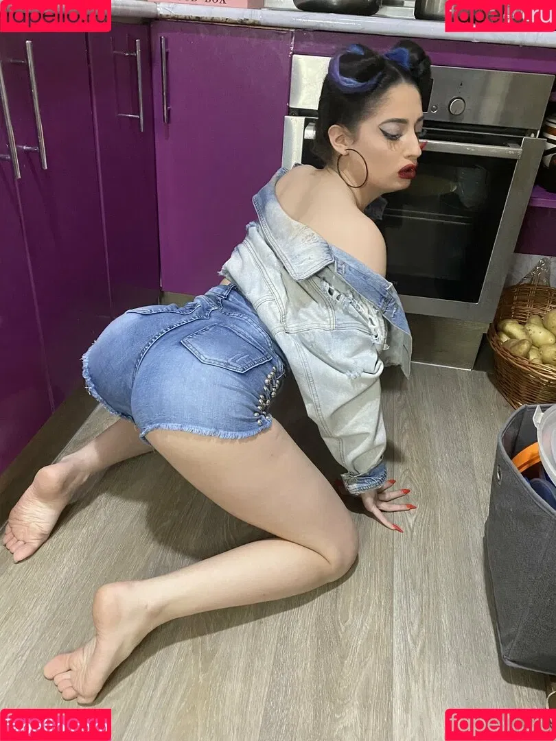 kleopwtrx Onlyfans Photo Gallery 
