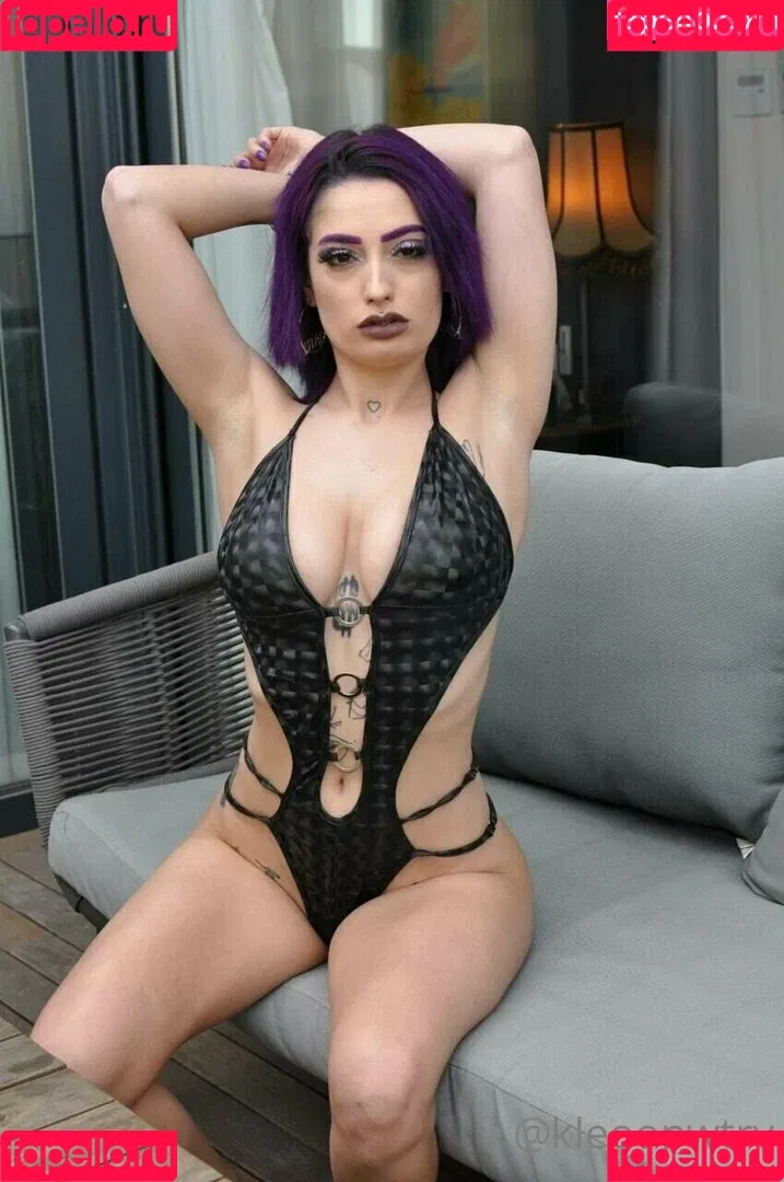 kleopwtrx Onlyfans Photo Gallery 