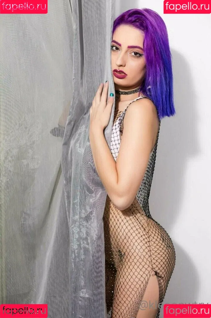 kleopwtrx Onlyfans Photo Gallery 