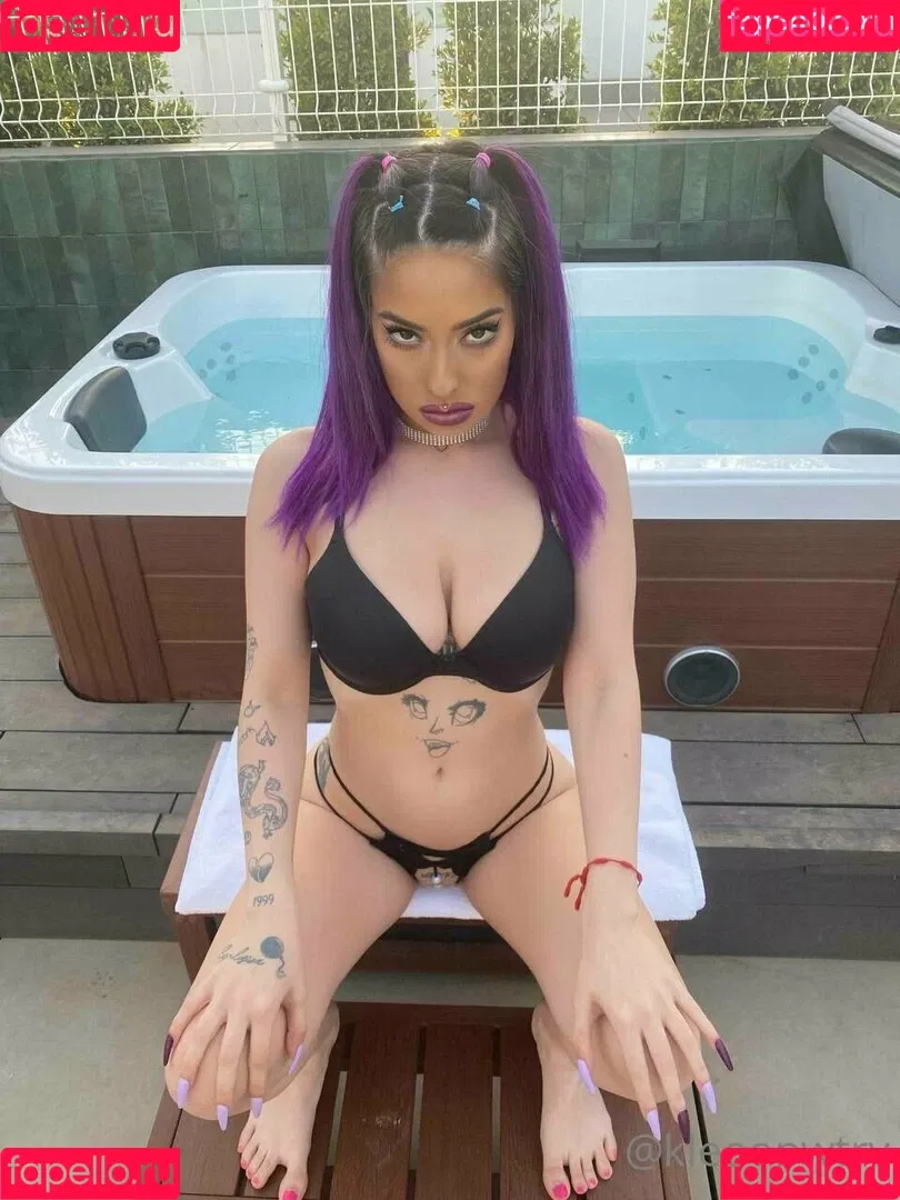 kleopwtrx Onlyfans Photo Gallery 