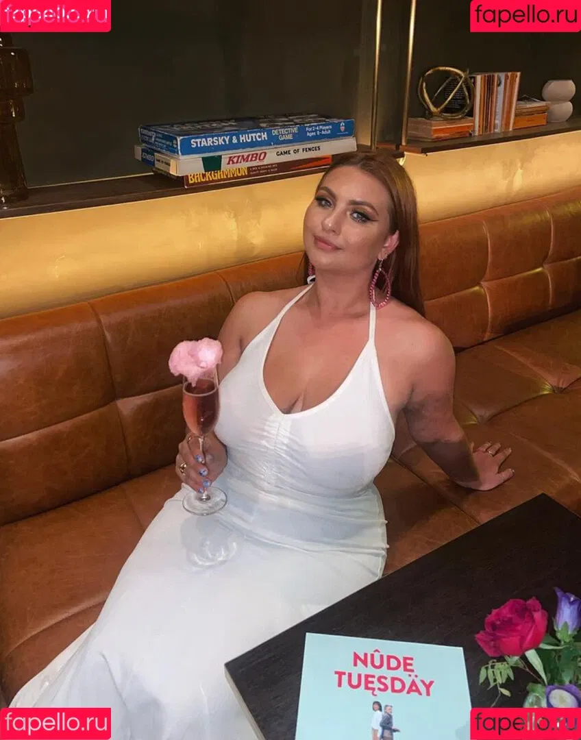 Julia Onlyfans Photo Gallery 