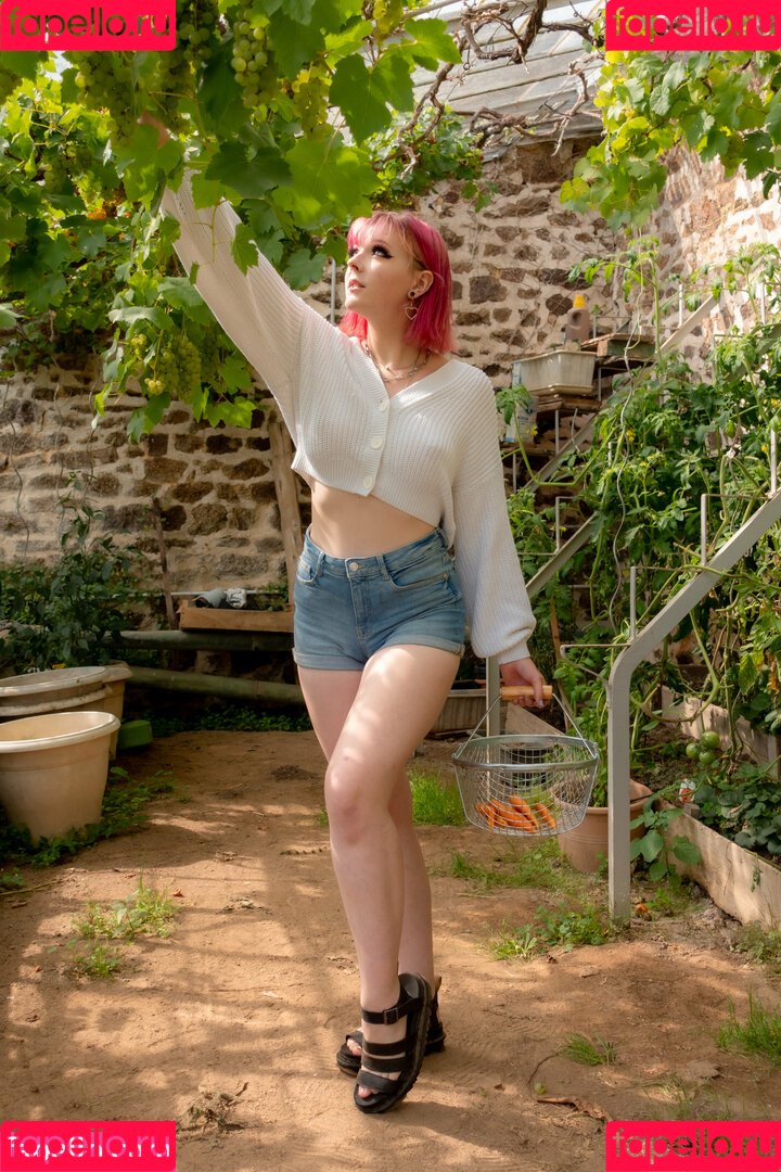 feyafernfree Onlyfans Photo Gallery 