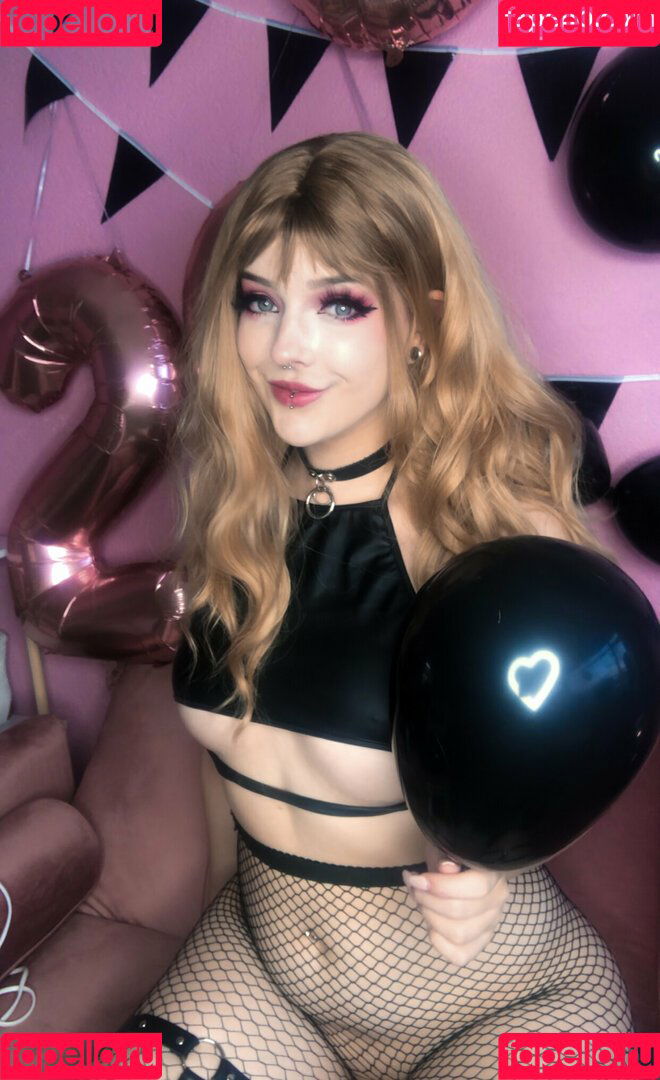 feyafernfree Onlyfans Photo Gallery 