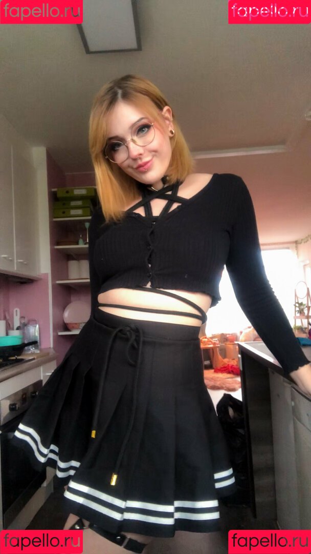 feyafernfree Onlyfans Photo Gallery 