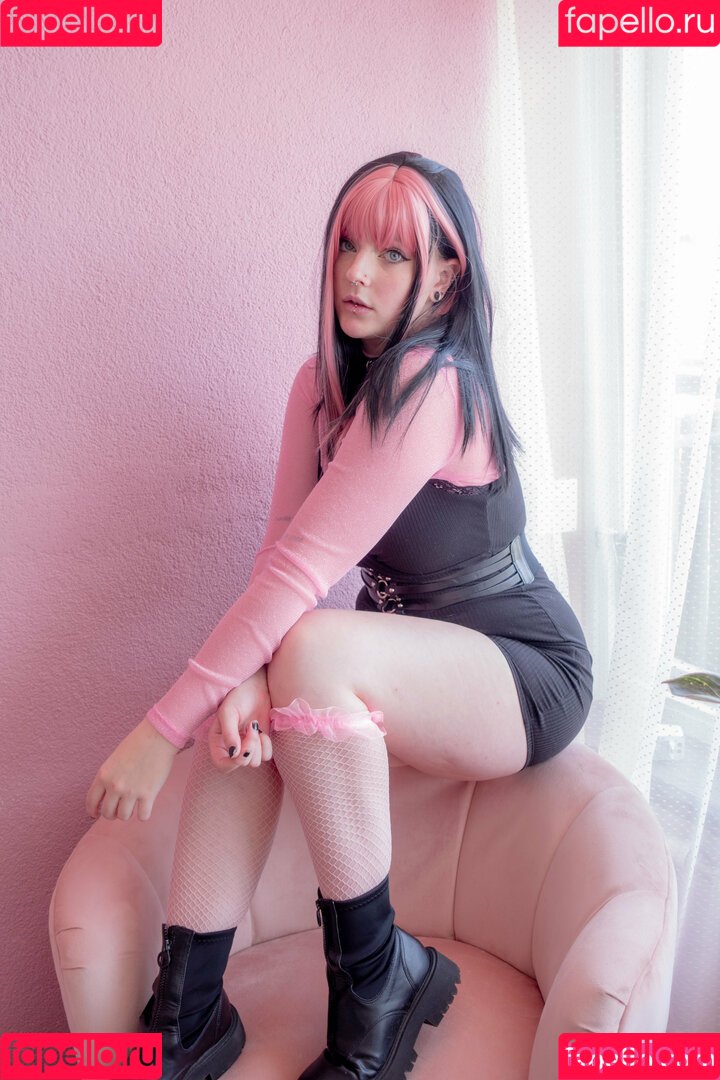 feyafernfree Onlyfans Photo Gallery 