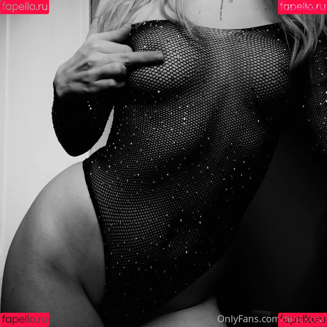 ninakosa Onlyfans Photo Gallery 