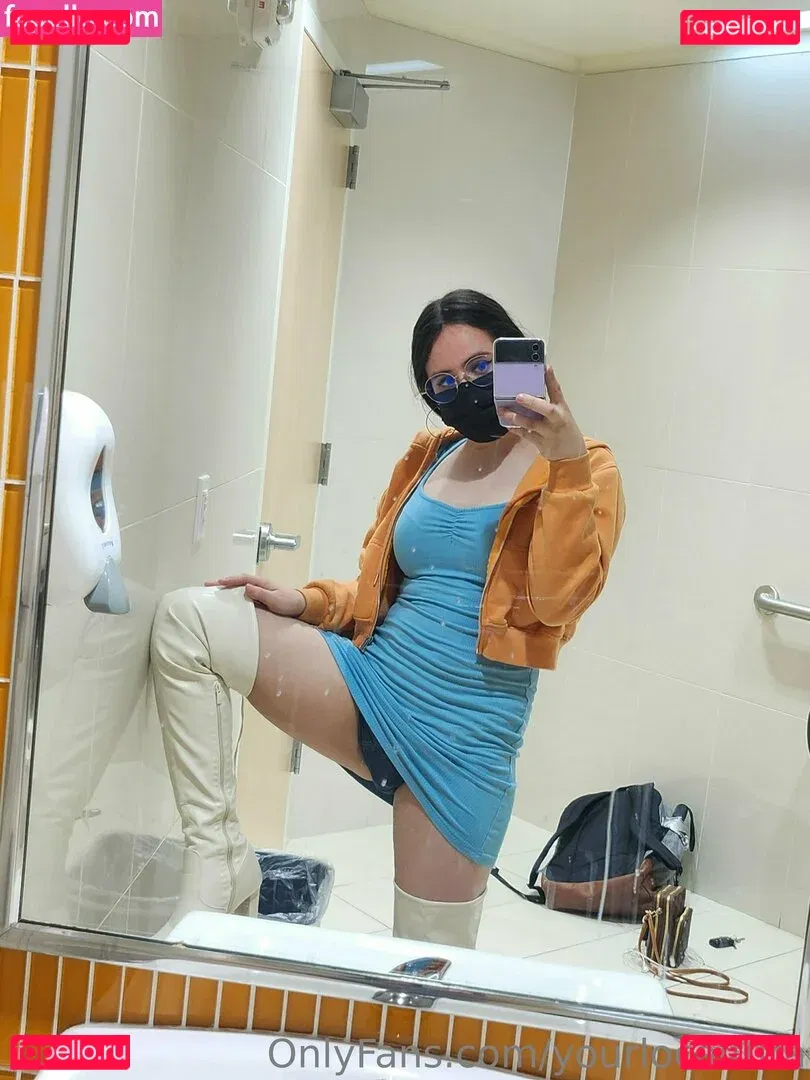 yourlocalfuta Onlyfans Photo Gallery 