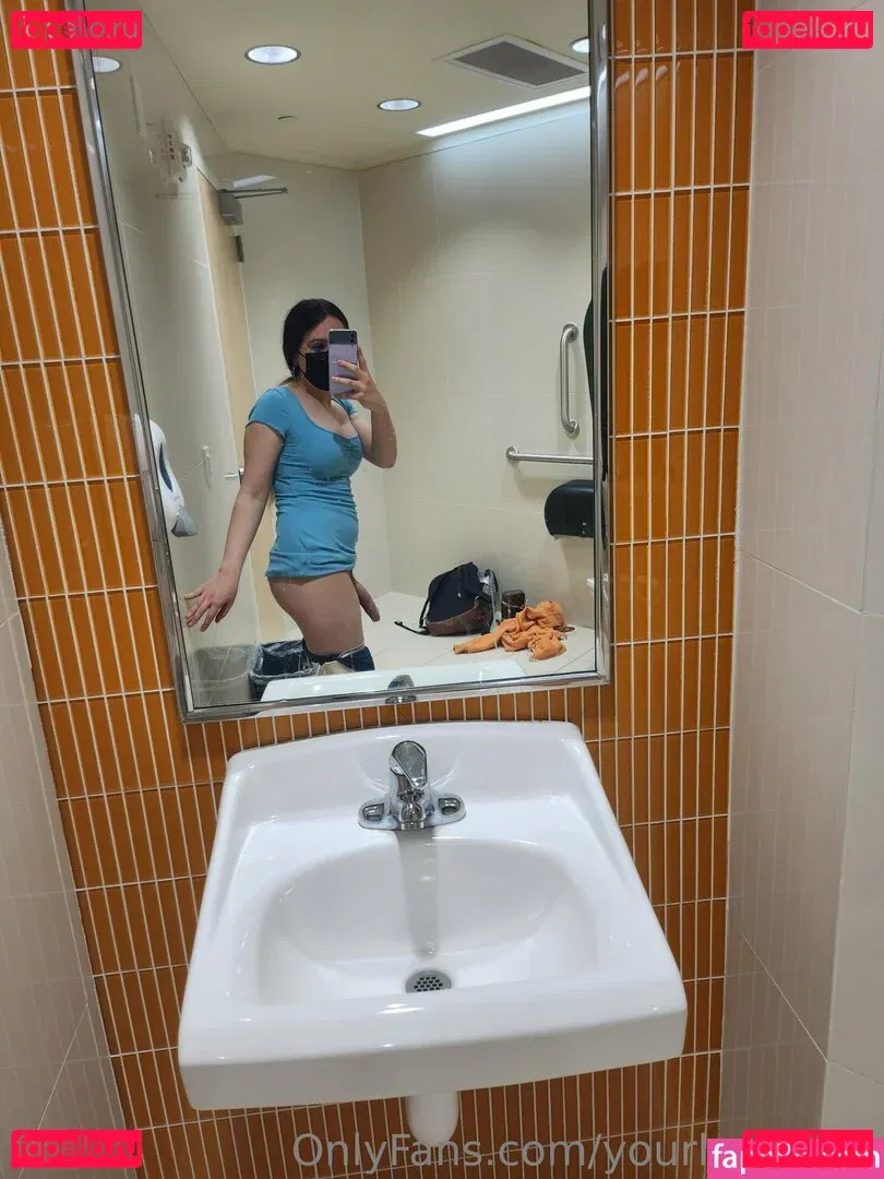 yourlocalfuta Onlyfans Photo Gallery 