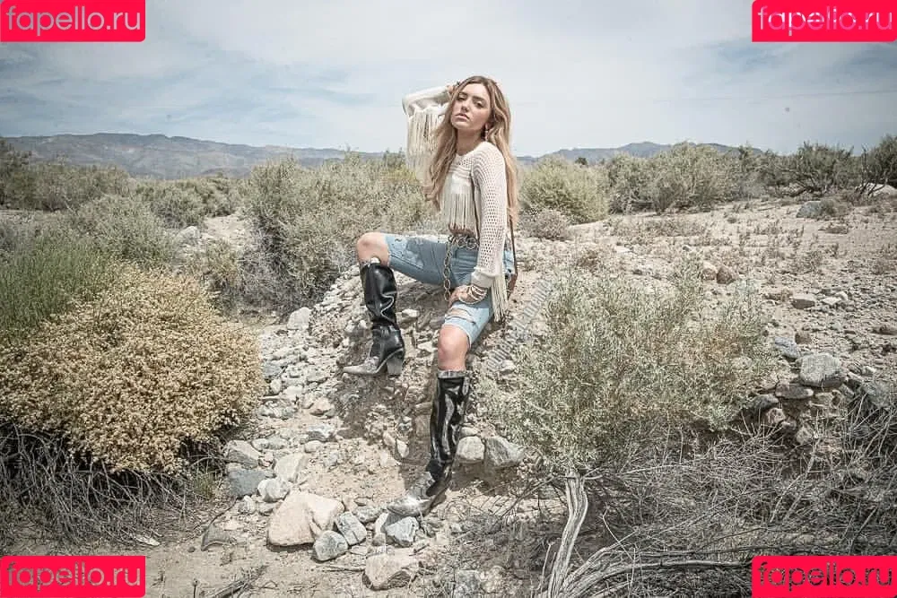 Peyton List Onlyfans Photo Gallery 