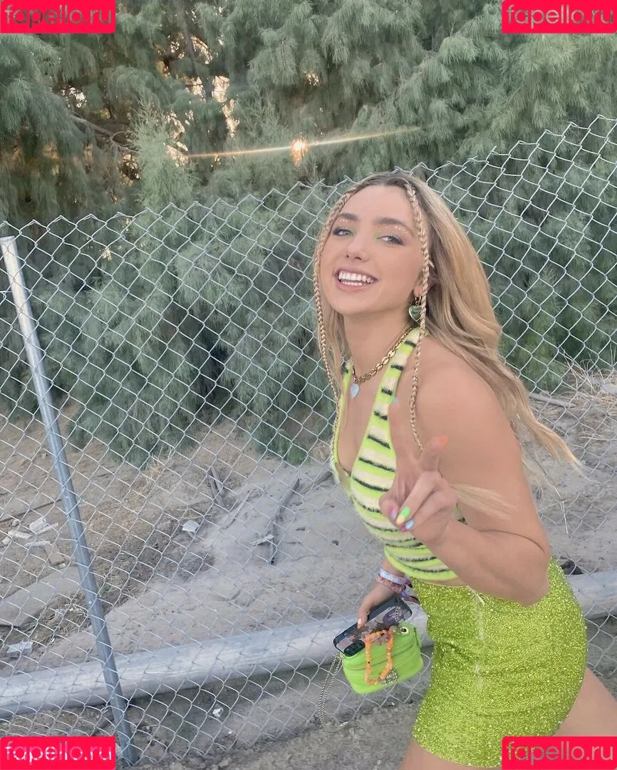 Peyton List Onlyfans Photo Gallery 