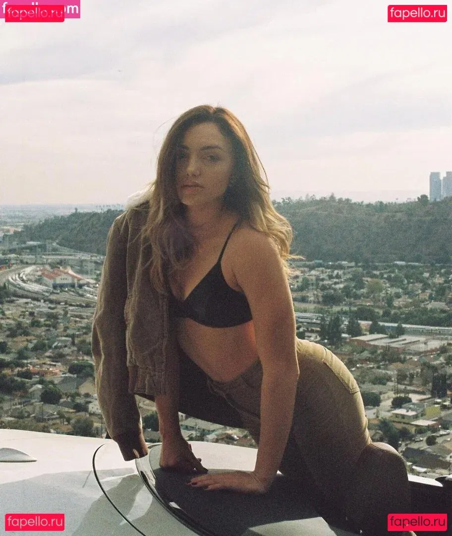 Peyton List Onlyfans Photo Gallery 