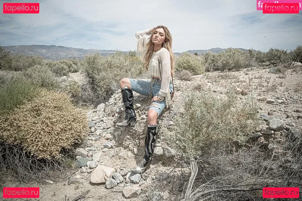 Peyton List Onlyfans Photo Gallery 