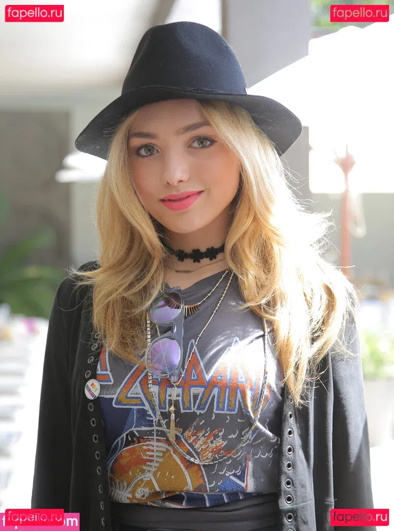 Peyton List Onlyfans Photo Gallery 