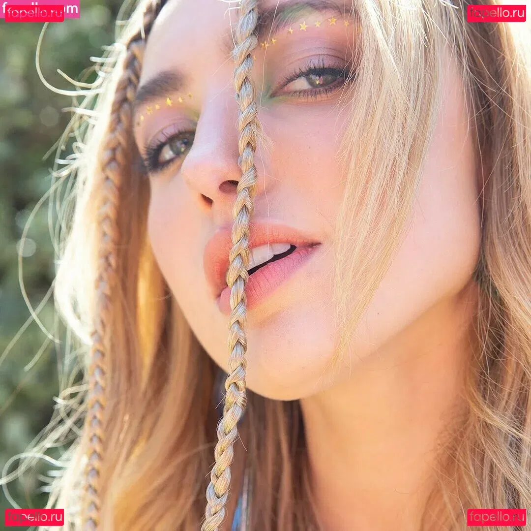 Peyton List Onlyfans Photo Gallery 