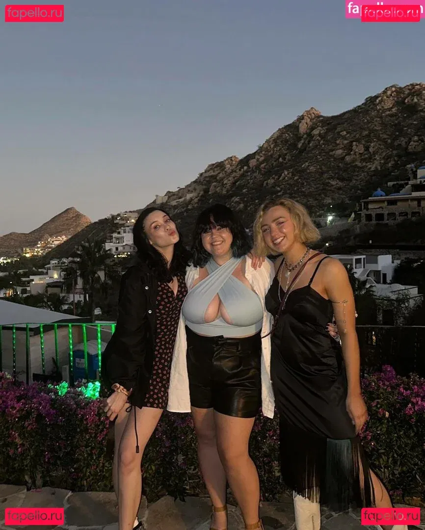 Peyton List Onlyfans Photo Gallery 