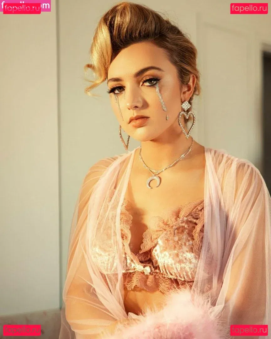 Peyton List Onlyfans Photo Gallery 