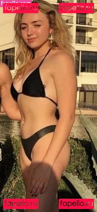 Peyton List Onlyfans Photo Gallery 