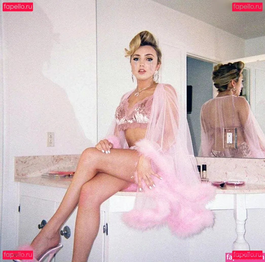 Peyton List Onlyfans Photo Gallery 