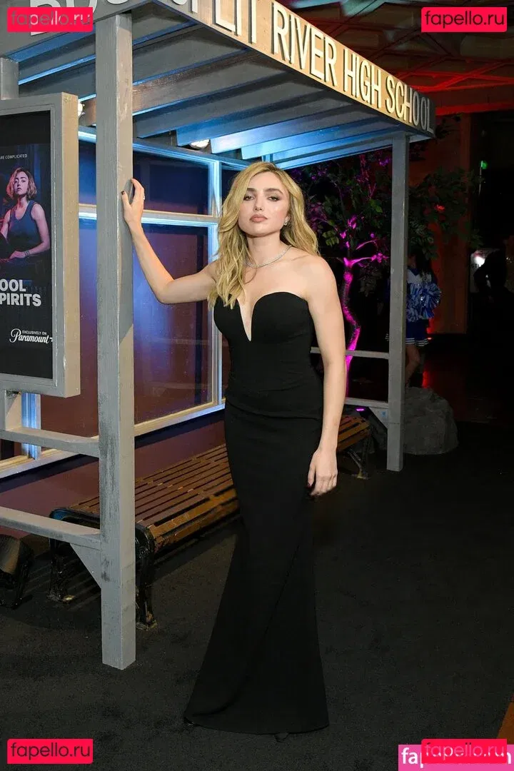 Peyton List Onlyfans Photo Gallery 