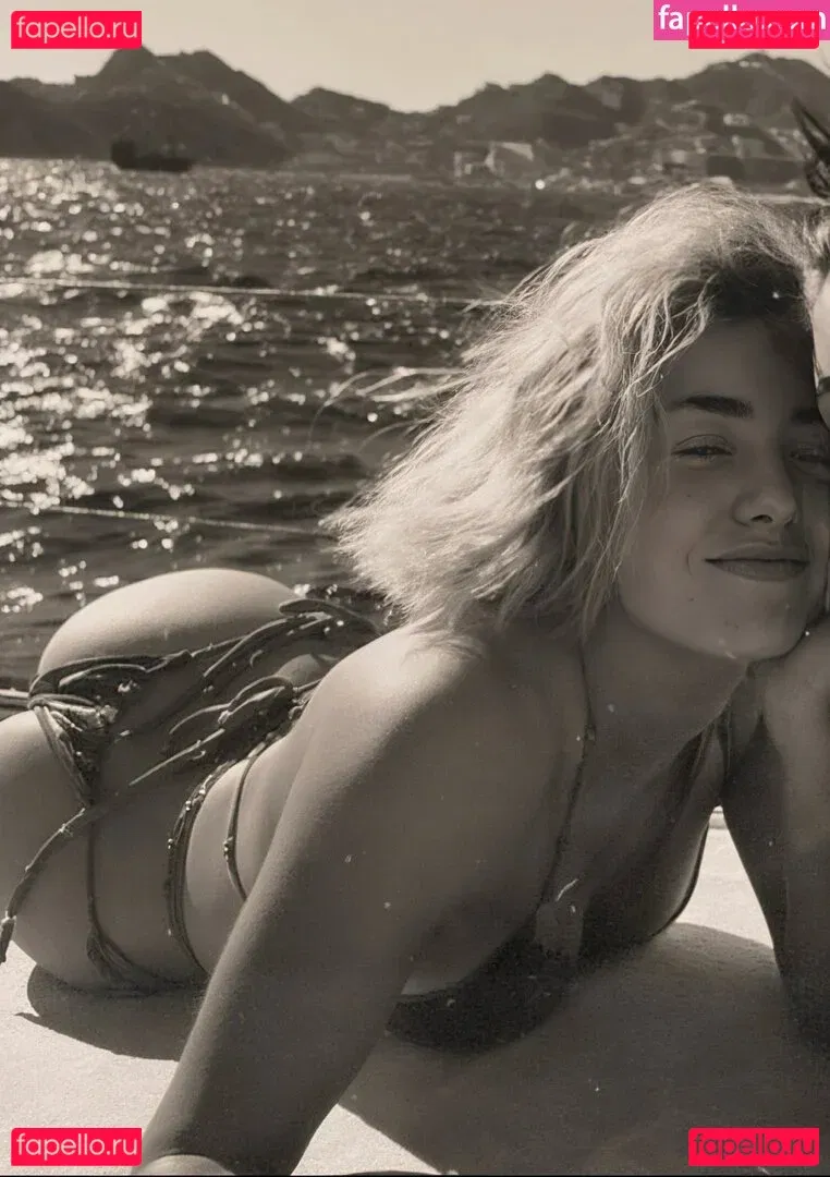 Peyton List Onlyfans Photo Gallery 