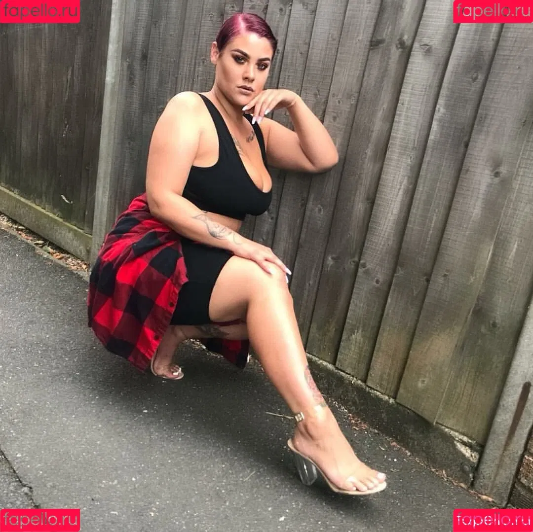 Aniela Onlyfans Photo Gallery 