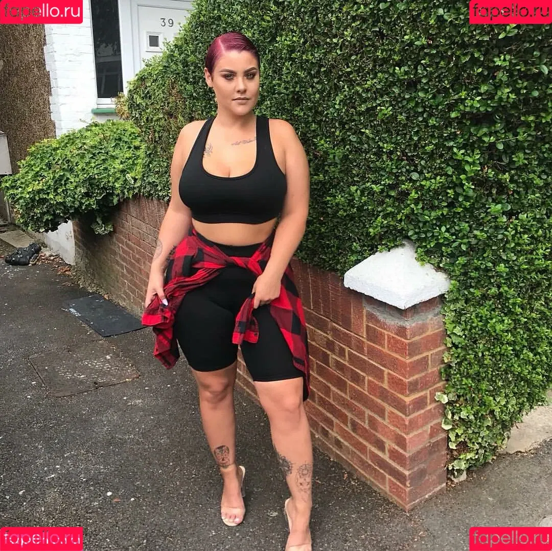 Aniela Onlyfans Photo Gallery 