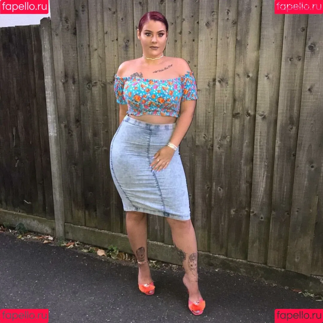 Aniela Onlyfans Photo Gallery 