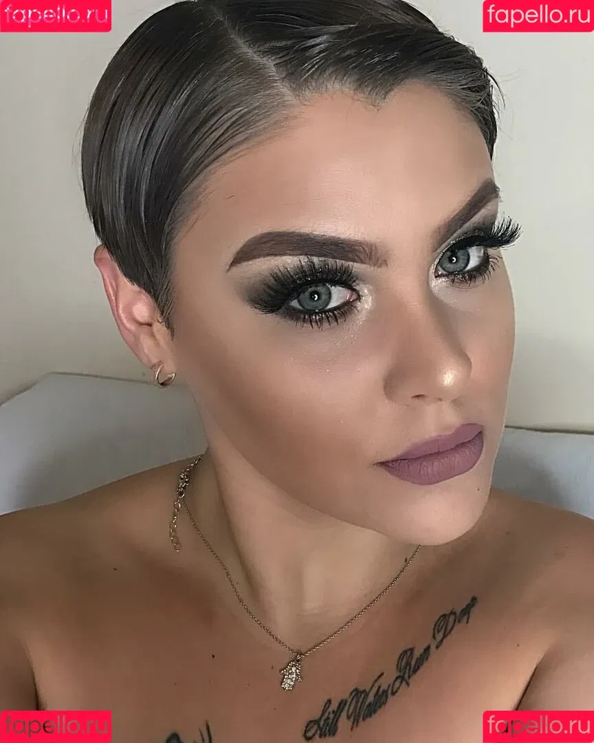 Aniela Onlyfans Photo Gallery 