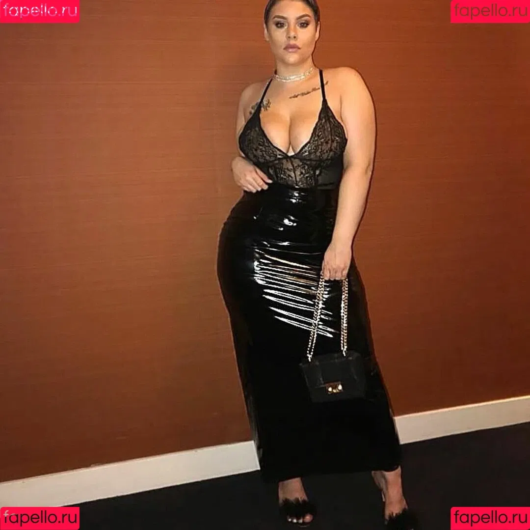 Aniela Onlyfans Photo Gallery 