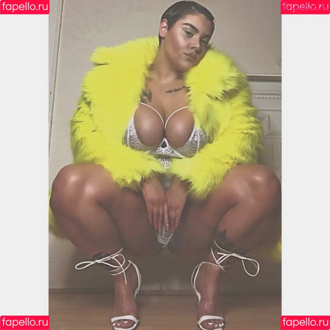 Aniela Onlyfans Photo Gallery 