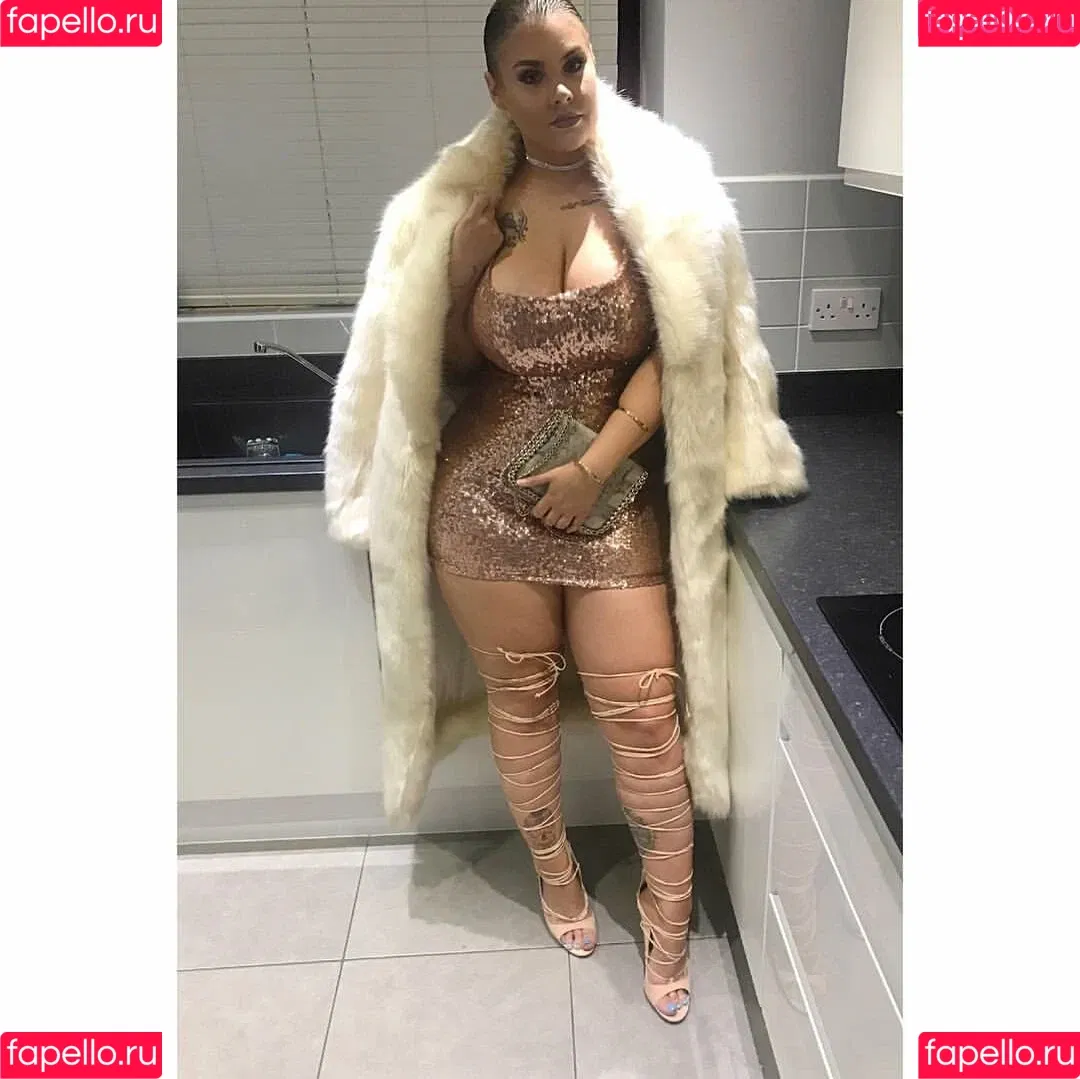 Aniela Onlyfans Photo Gallery 