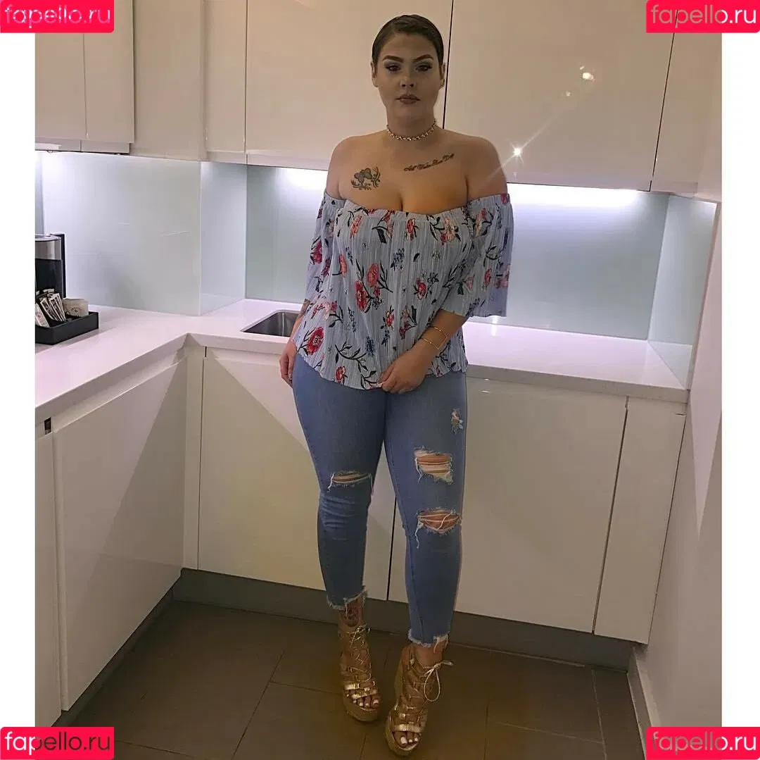 Aniela Onlyfans Photo Gallery 