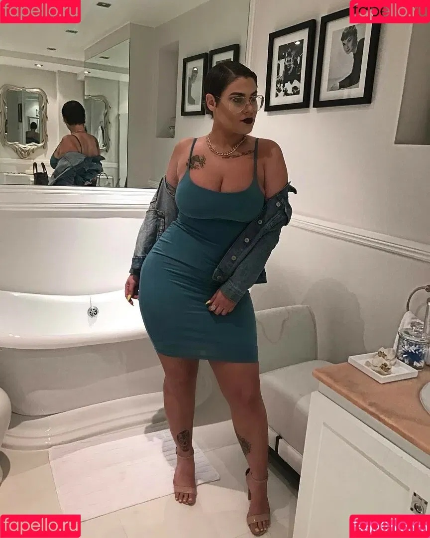 Aniela Onlyfans Photo Gallery 